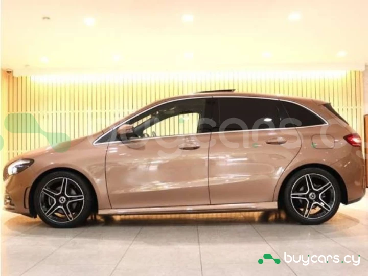 Mercedes B-class Pink