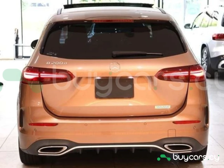 Mercedes B-class Pink