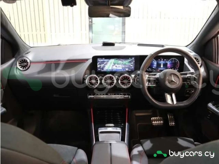 Mercedes B-class Pink