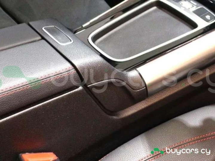 Mercedes B-class Pink