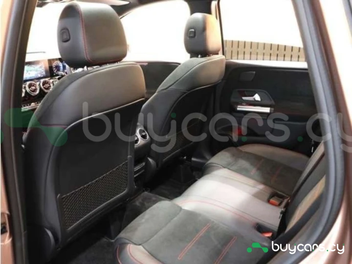 Mercedes B-class Pink