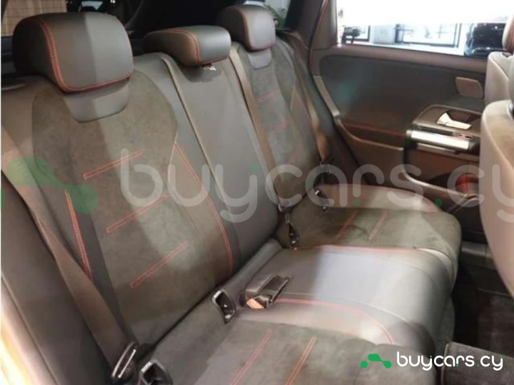 Mercedes B-class Pink