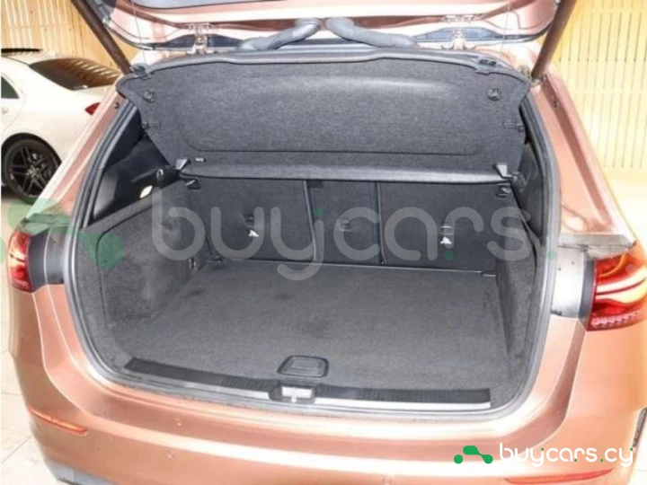 Mercedes B-class Pink