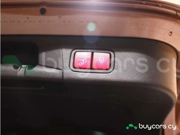 Mercedes B-class Pink