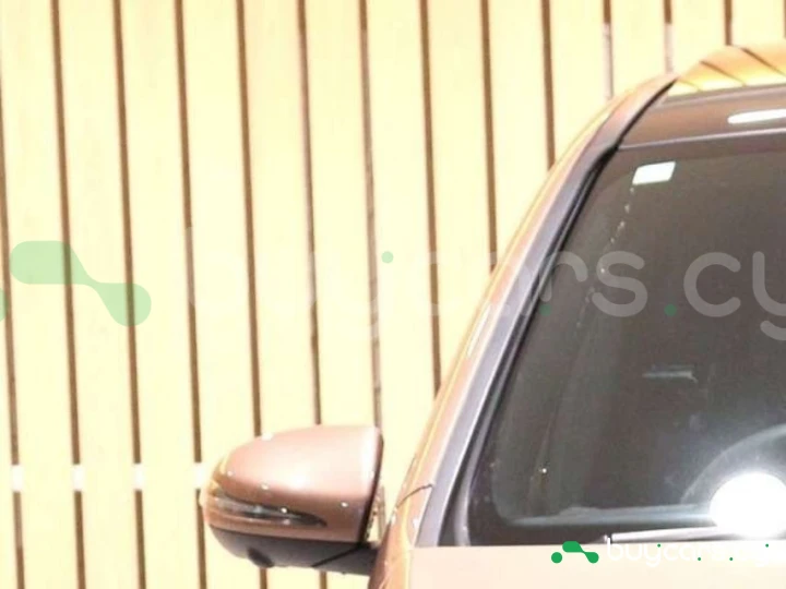 Mercedes B-class Pink