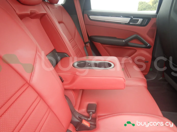 Porsche Cayenne White