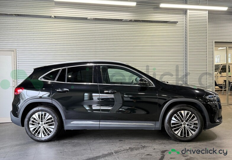 Mercedes EQA Black