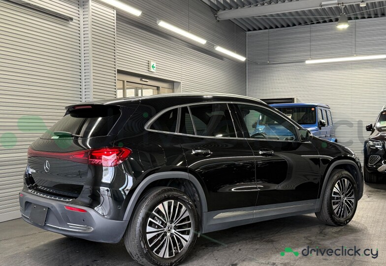 Mercedes EQA Black