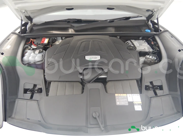 Porsche Cayenne White