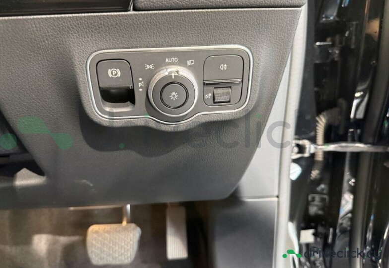 Mercedes EQA Black