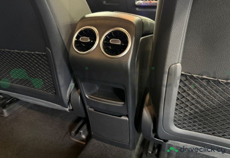 Mercedes EQA Black