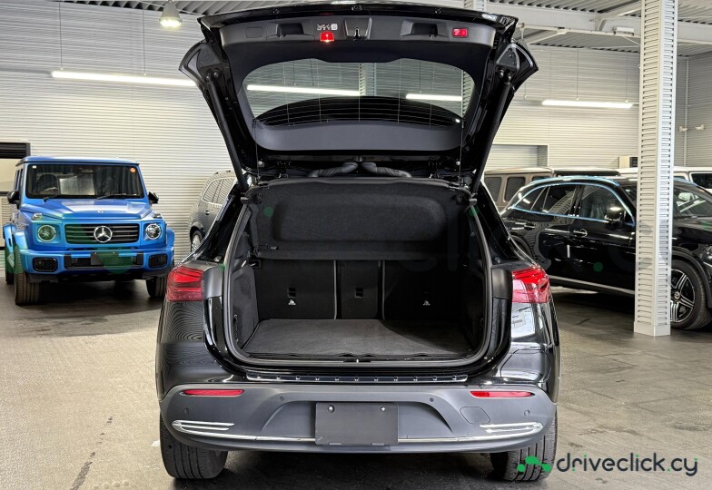 Mercedes EQA Black