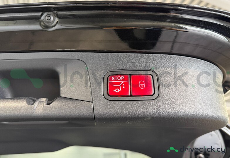 Mercedes EQA Black