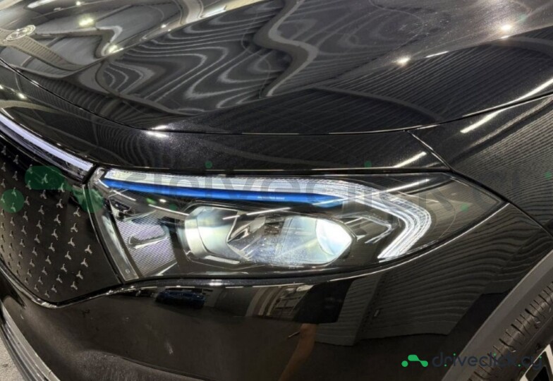 Mercedes EQA Black