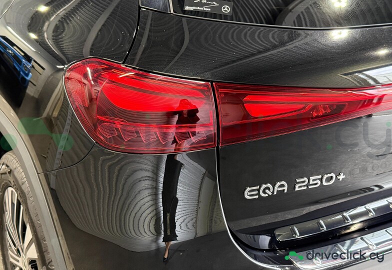 Mercedes EQA Black