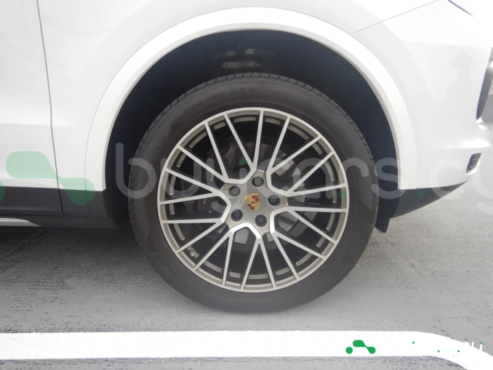 Porsche Cayenne White