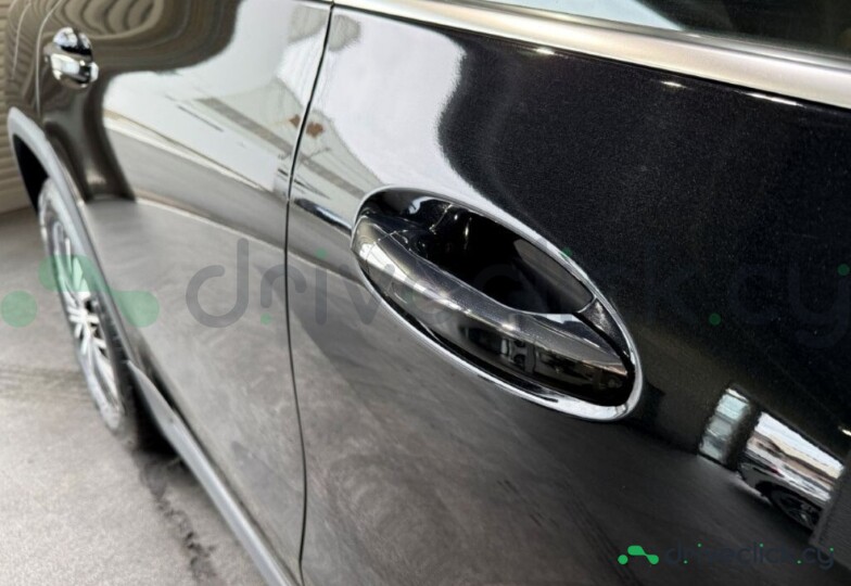 Mercedes EQA Black