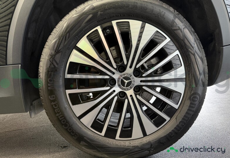 Mercedes EQA Black