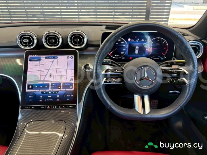 Mercedes C-class Красный