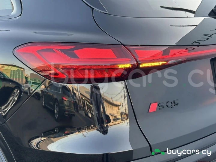 Audi SQ5 Black