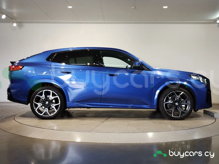 BMW X2 Синий