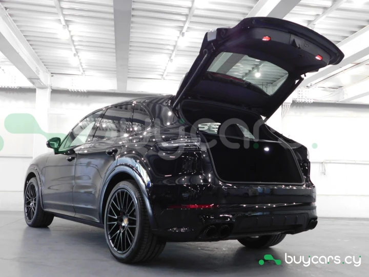 Porsche Cayenne Черный