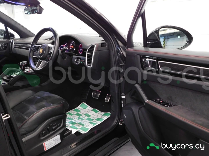 Porsche Cayenne Черный