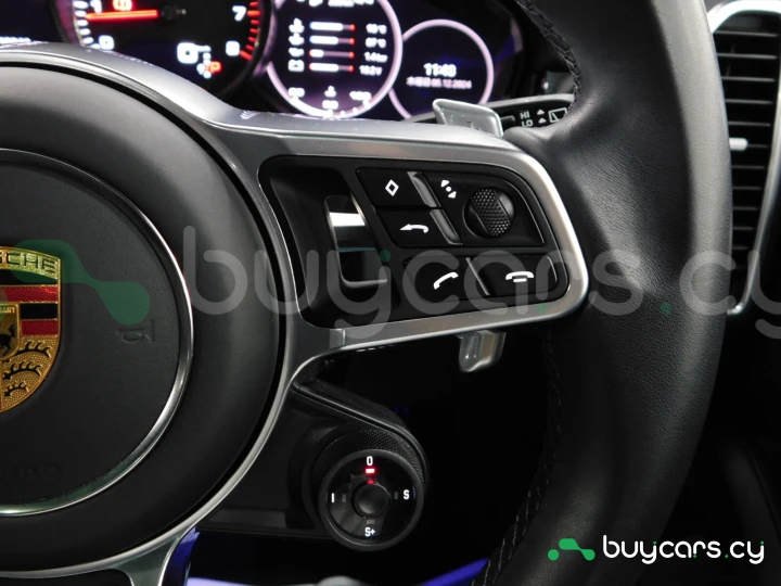 Porsche Cayenne Черный