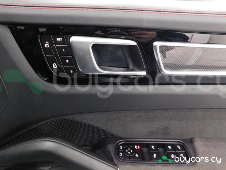 Porsche Cayenne Черный