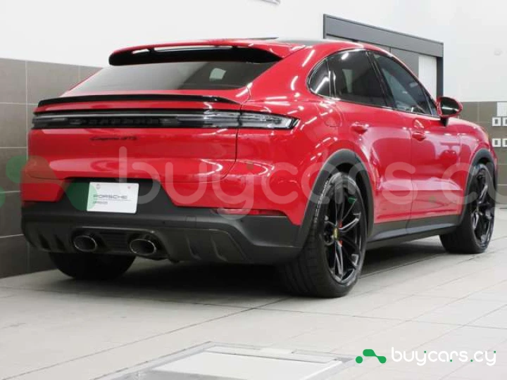 Porsche Cayenne Красный