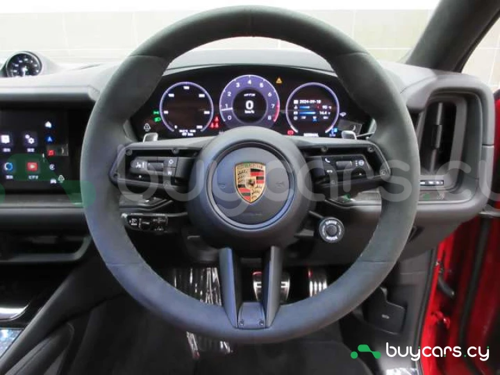 Porsche Cayenne Красный