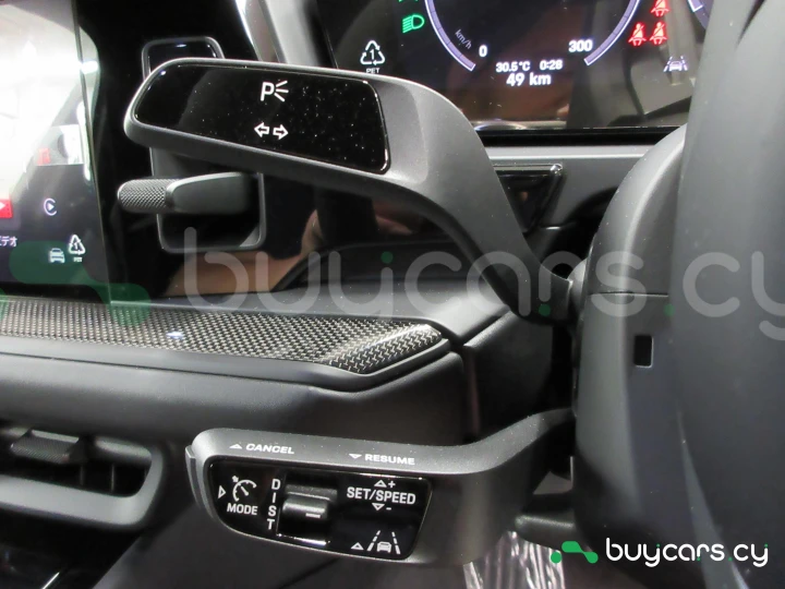 Porsche Cayenne Красный