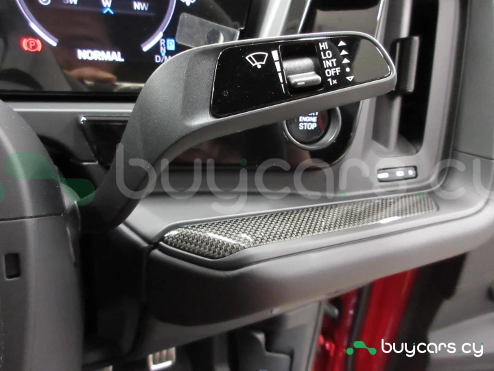 Porsche Cayenne Красный