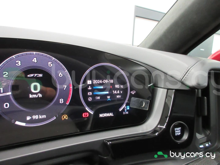 Porsche Cayenne Красный