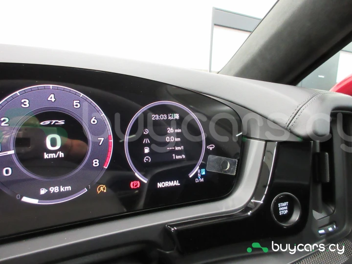 Porsche Cayenne Красный