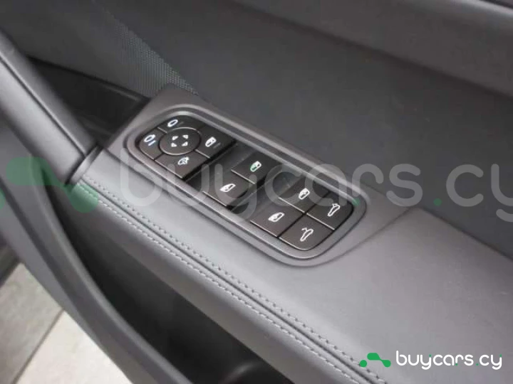 Porsche Cayenne Красный