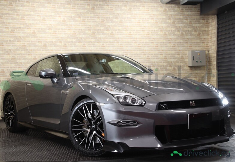 Nissan GT-R Grey