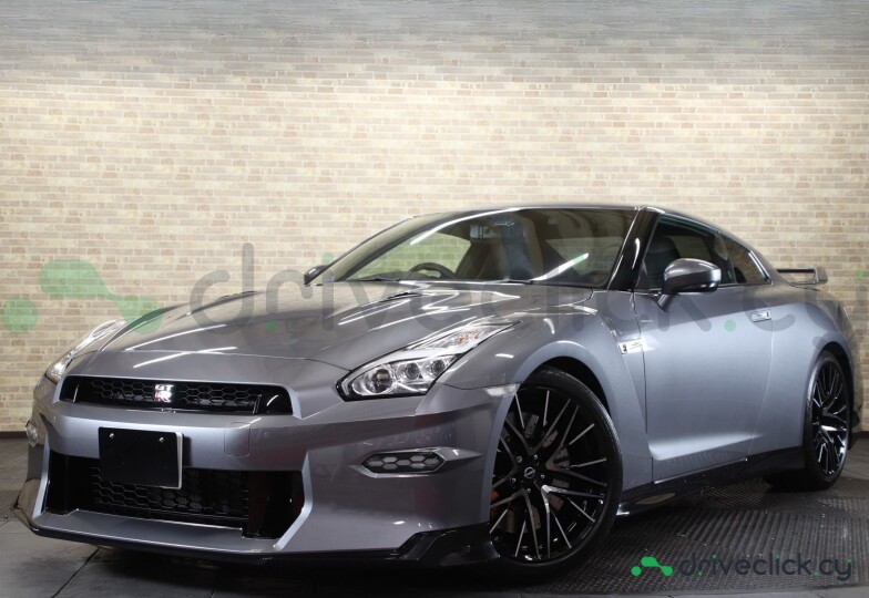Nissan GT-R Grey