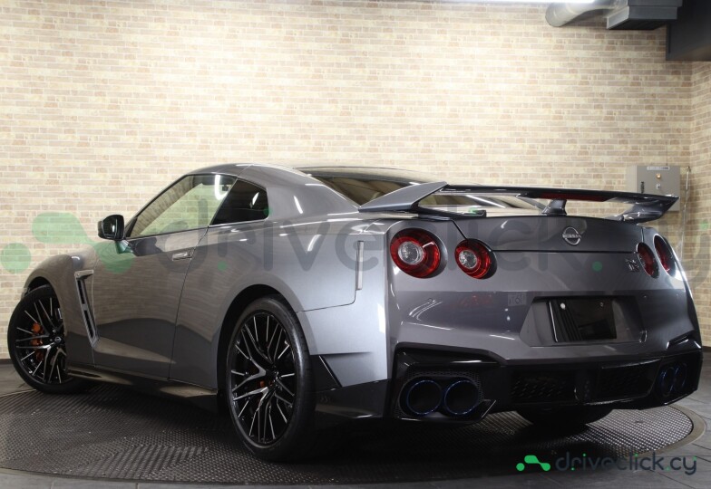 Nissan GT-R Grey