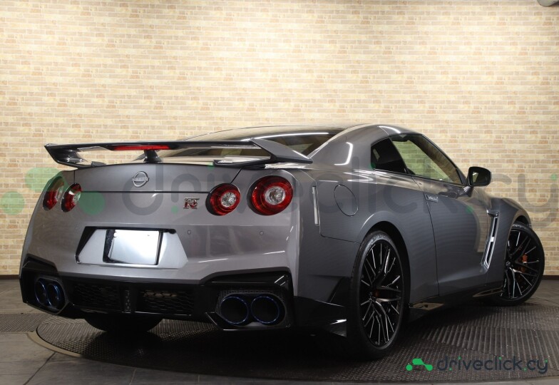 Nissan GT-R Grey
