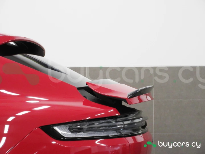 Porsche Cayenne Красный