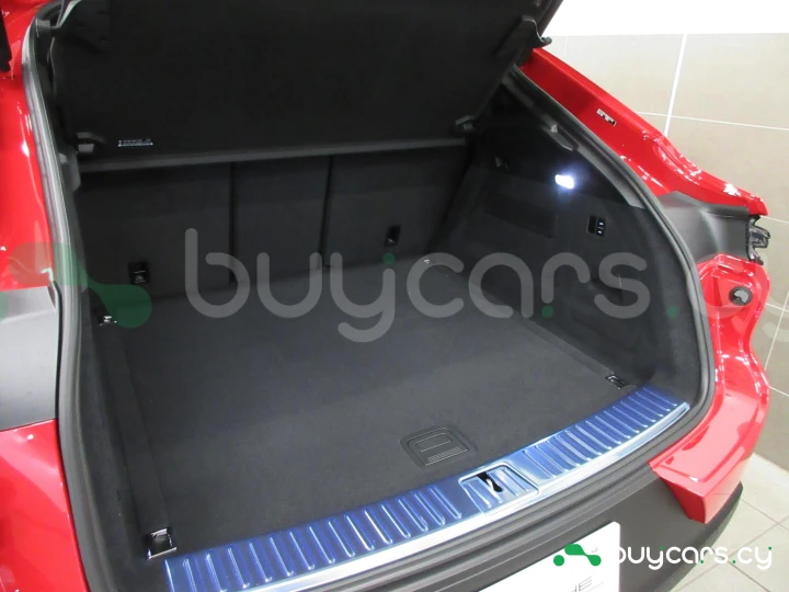 Porsche Cayenne Красный