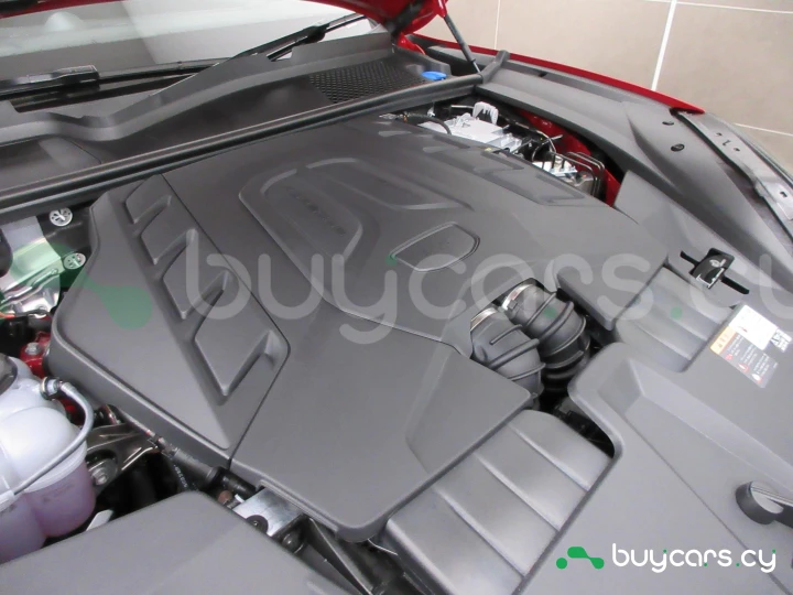 Porsche Cayenne Красный