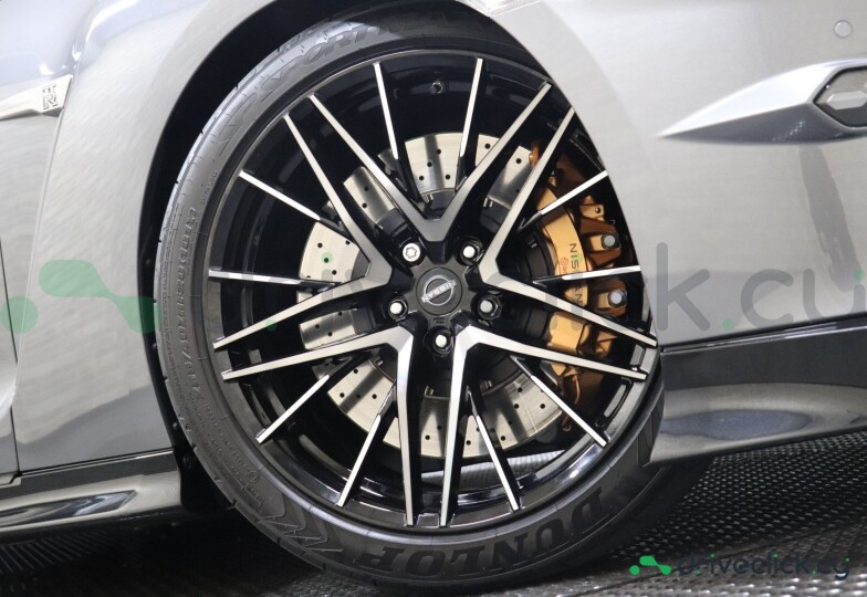 Nissan GT-R Grey