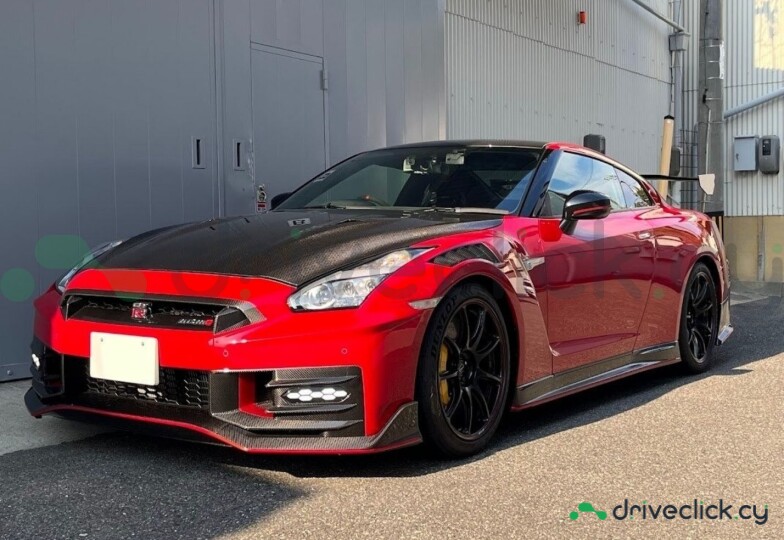 Nissan GT-R Red