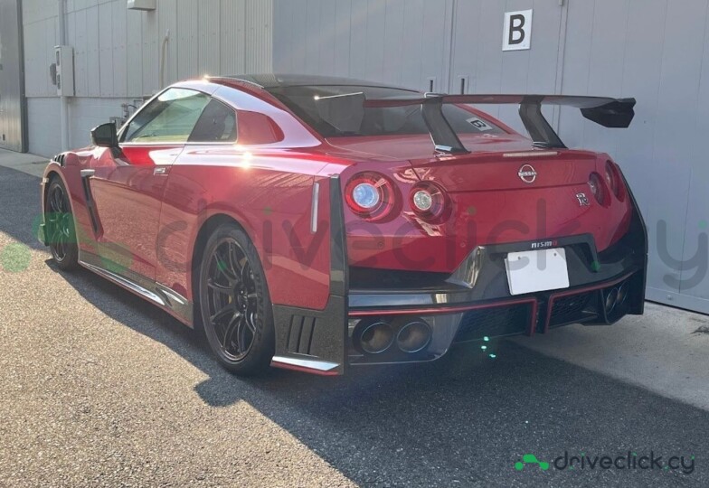 Nissan GT-R Red
