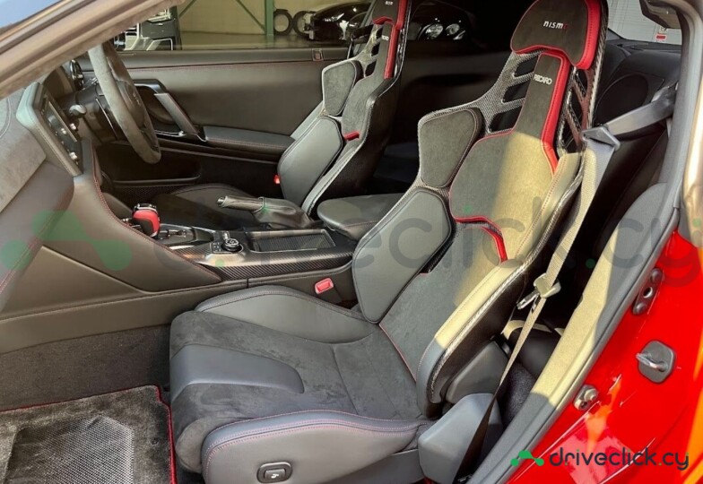 Nissan GT-R Red