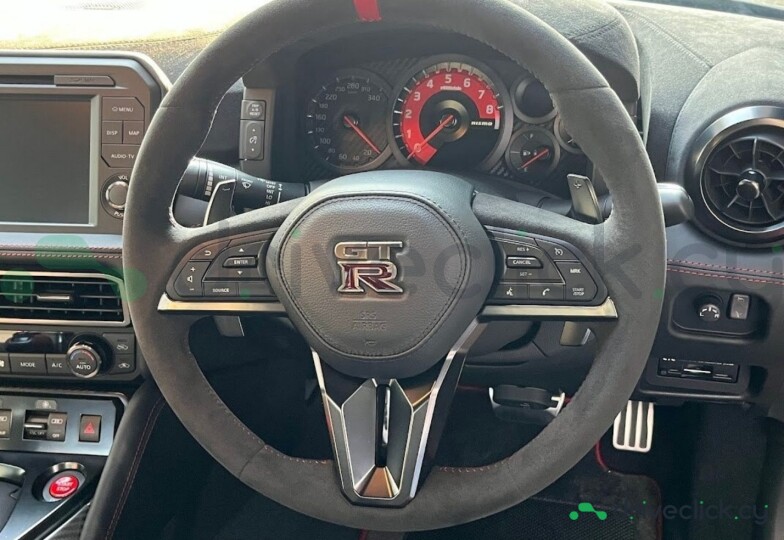 Nissan GT-R Red