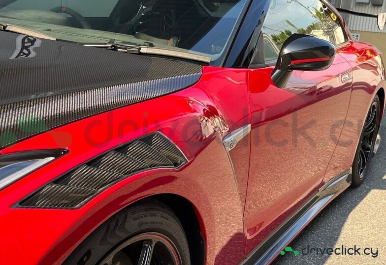 Nissan GT-R Red