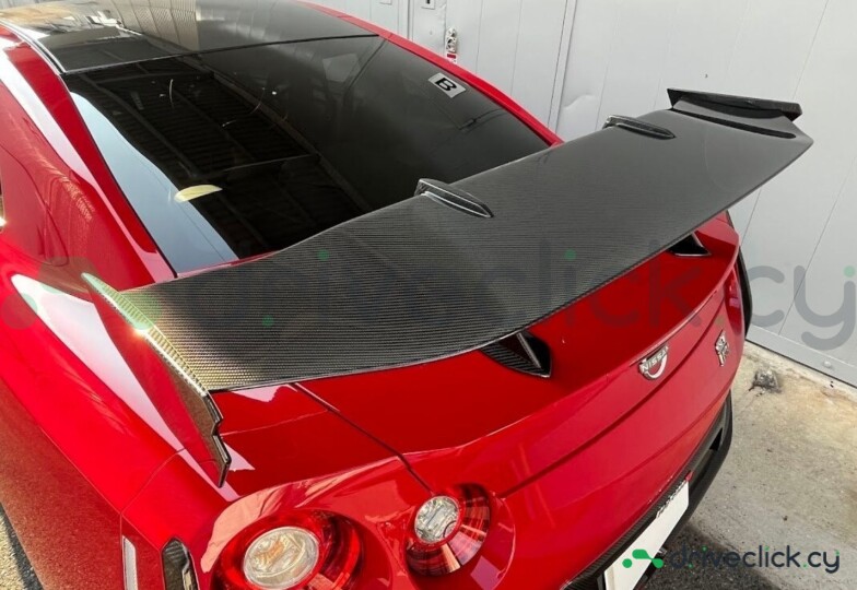 Nissan GT-R Red